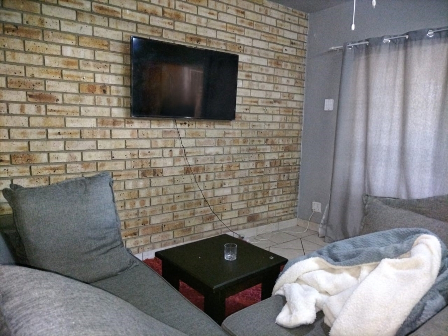 1 Bedroom Property for Sale in Rustenburg Central North West